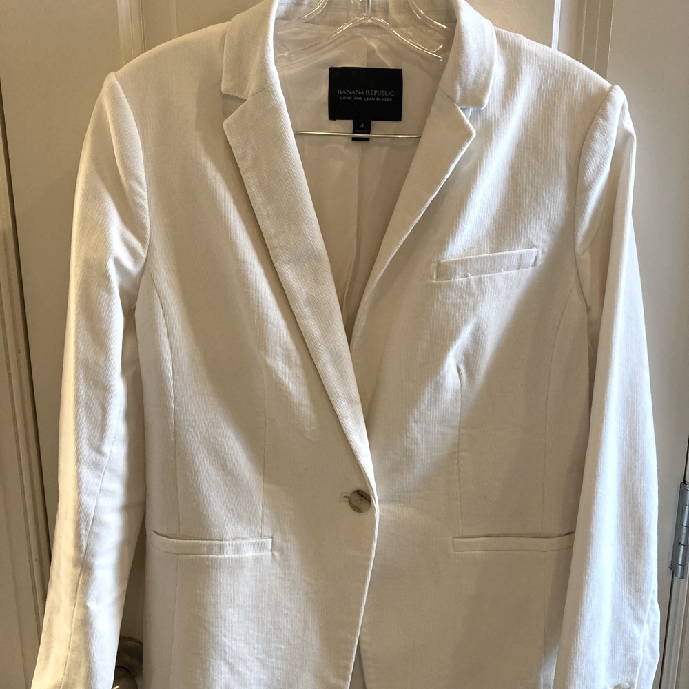 Banana Republic off white corduroy blazer. Size 4
